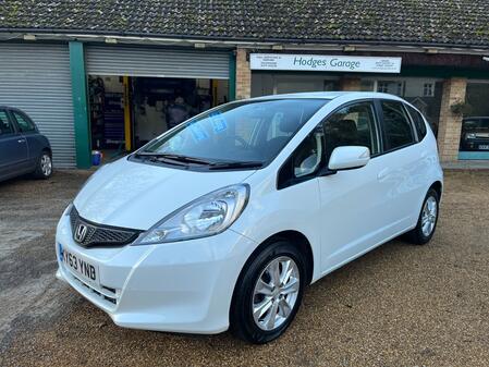 HONDA JAZZ 1.4 i-VTEC ES DEMO+1 OWNER FROM NEW LOW MILEAGE FULL SERVICE HISTORY TWO KEYS AC