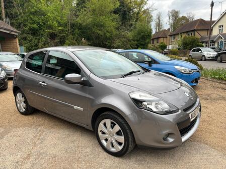 RENAULT CLIO 1.2 TCe GT LINE TOM TOM SAT NAV FULL SERVICE HISTORY CLIMATE CONTROL REAR PARKING SENSORS