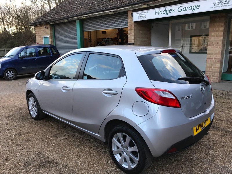 MAZDA 2