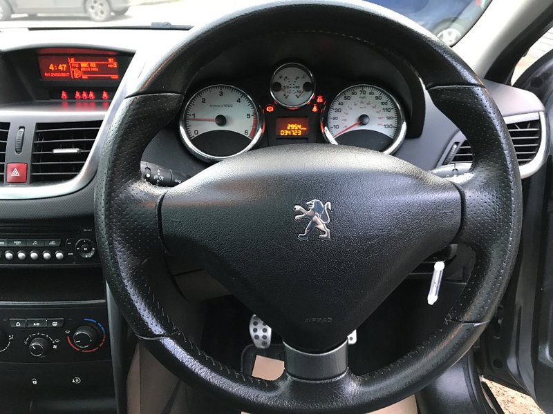 PEUGEOT 207