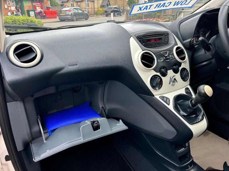FORD KA