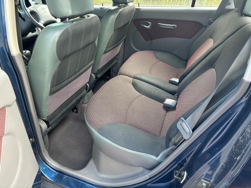 HYUNDAI AMICA