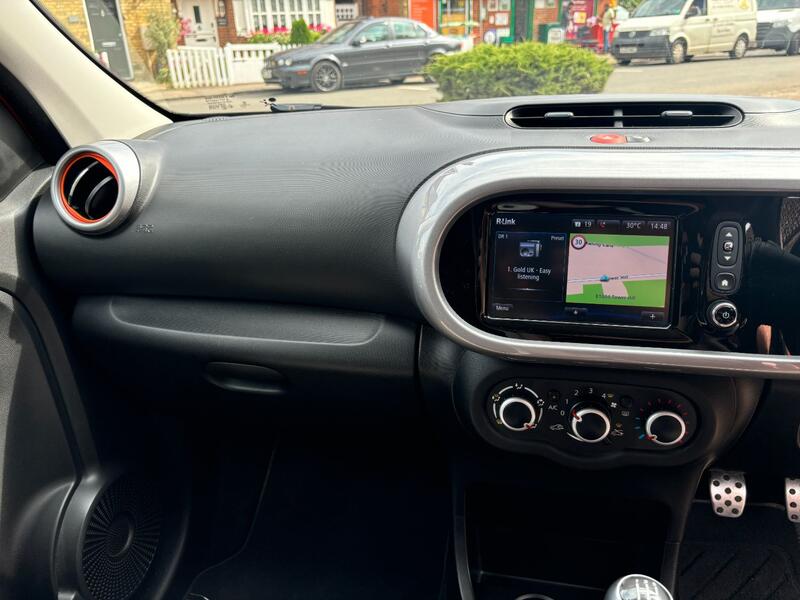 RENAULT TWINGO
