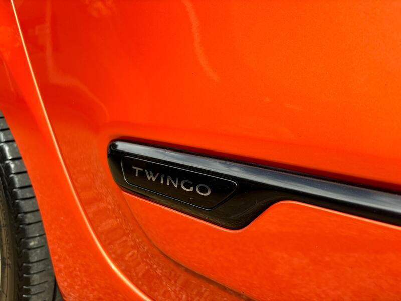 RENAULT TWINGO
