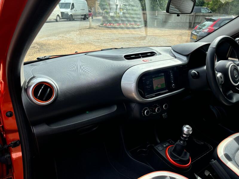 RENAULT TWINGO