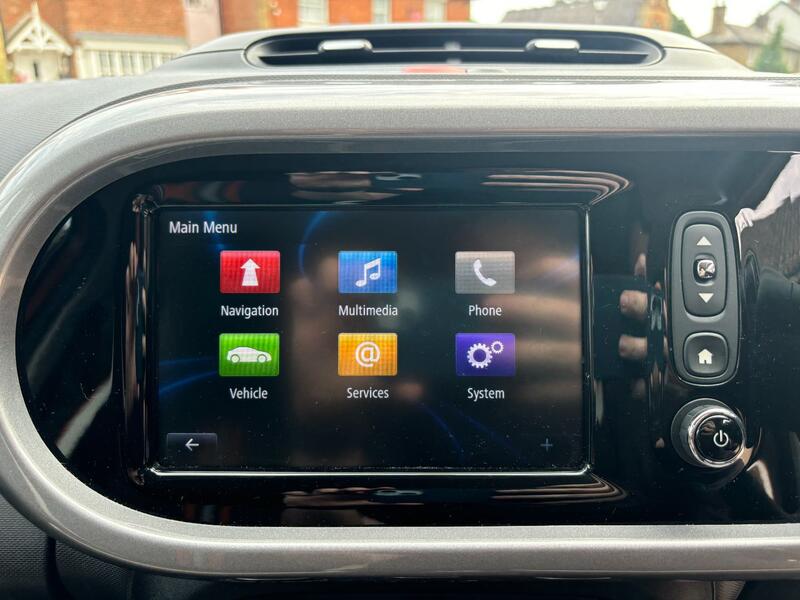 RENAULT TWINGO