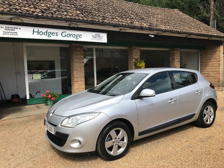 RENAULT MEGANE DYNAMIQUE TOMTOM SAT NAV LOW MILEAGE FULL SERVICE HISTORY BLUETOOTH