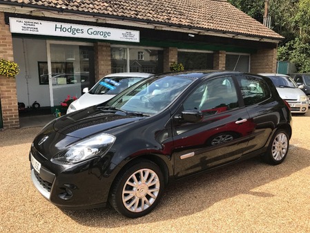RENAULT CLIO DYNAMIQUE TCE TOM TOM SAT NAV FULL SERVICE HISTORY LOW MILEAGE