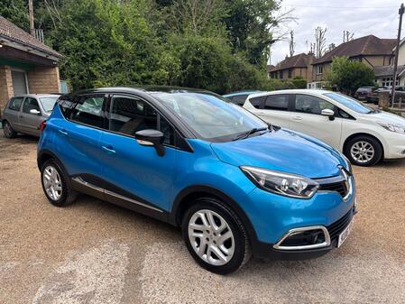 RENAULT CAPTUR 0.9 TCe DYNAMIQUE NAV ULTRA LOW MILEAGE FULL SERVICE HISTORY LOW ROAD TAX REAR PARKING SENSORS