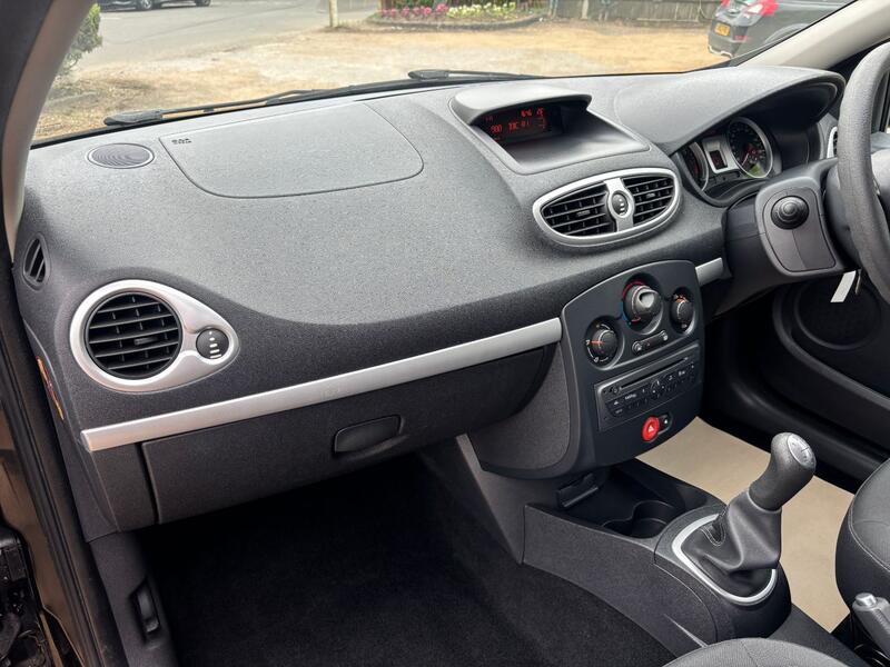 RENAULT CLIO