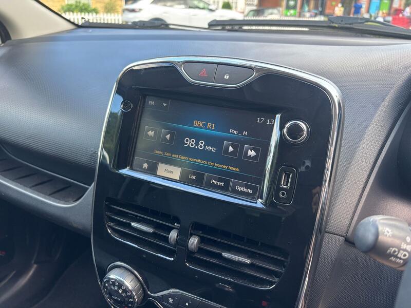 RENAULT CLIO