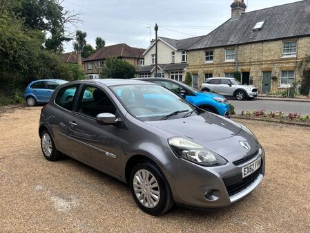 RENAULT CLIO 1.2 EXPRESSION + ONE OWNER LOW MILEAGE FULL RENAULT SERVICE HISTORY
