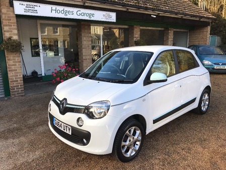 RENAULT TWINGO NOW RESERVED DYNAMIQUE SCE S-S FREE ROAD TAX FULL RENAULT HISTORY  SAT NAV HIGH SPEC 