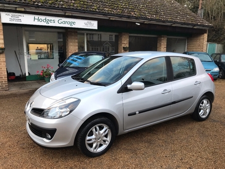 RENAULT CLIO NOW RESERVED DYNAMIQUE 1.4 16V LOW MILEAGE FULL SERVICE HISTORY CAMBELT CHANGED TWICE 