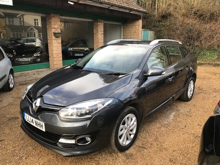 RENAULT MEGANE DYNAMIQUE TOMTOM ESTATE FULL RENAULT HISTORY £20 TAX LOW MILEAGE