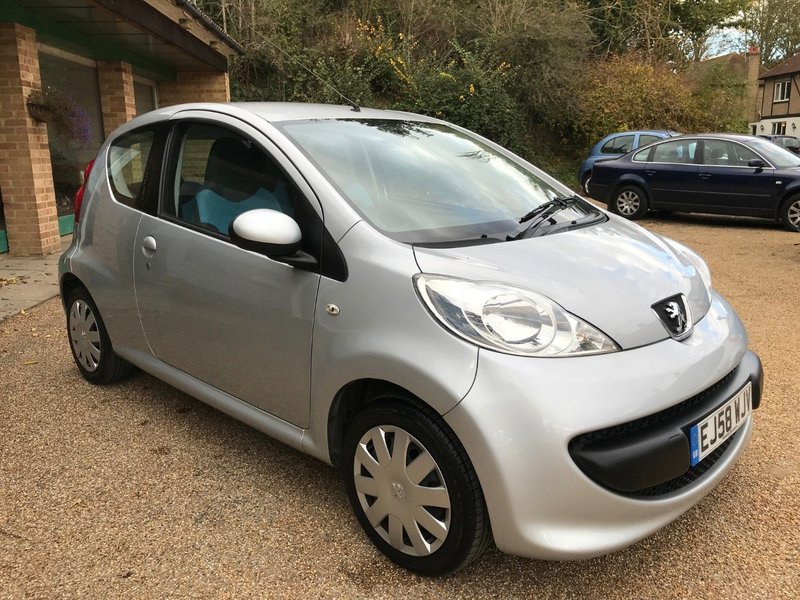 PEUGEOT 107