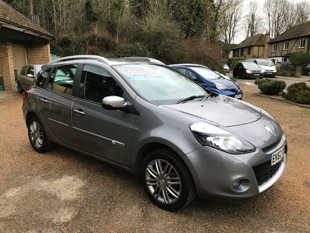 RENAULT CLIO DYNAMIQUE 1.6 ESTATE TOMTOM SAT NAV BLUETOOTH FULL SERVICE HISTORY 