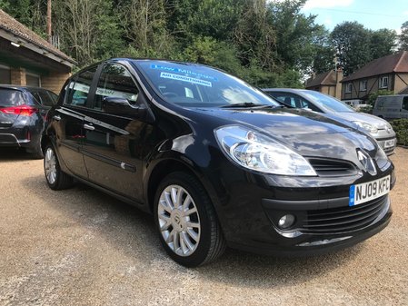 RENAULT CLIO 1.2 DYNAMIQUE LOW MILEAGE FULL SERVICE HISTORY AIR CON REAR PARKING SENSORS