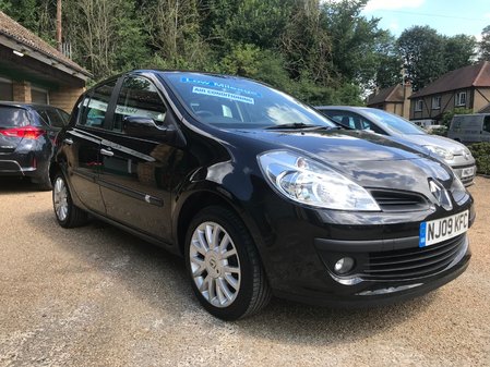 RENAULT CLIO 1.2 DYNAMIQUE LOW MILEAGE FULL SERVICE HISTORY AIR CON REAR PARKING SENSORS