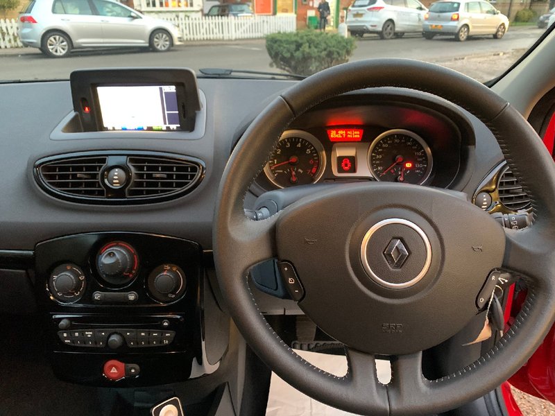 RENAULT CLIO