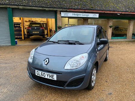 RENAULT TWINGO  1.2 EXPRESSION ONE OWNER LOW MILEAGE FULL SERVICE HISTORY MOT TILL 09-2020