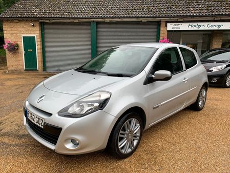 RENAULT CLIO 1.2 16V DYNAMIQUE TOMTOM SAT NAV LOW MILEAGE FULL SERVICE HISTORY BLUETOOTH AIR CON