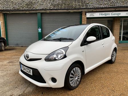 TOYOTA AYGO 1.0 VVT-I MOVE LOW MILEAGE FULL SERVICE HISTORY FREE ROAD TAX AIR CON