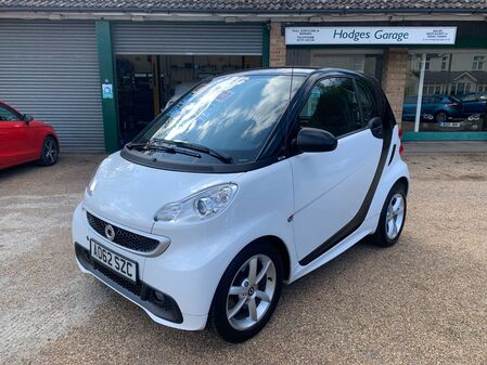 SMART FORTWO 1.0 PULSE AUTOMATIC ONE OWNER ULTRA LOW MILEAGE FULL SMART SERVICE HISTORY FREE ROAD TAX TWO KEYS