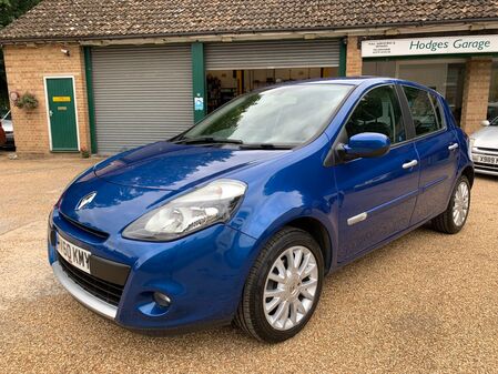 RENAULT CLIO 1.2 TCE DYNAMIQUE TOMTOM SAT NAV LOW MILEAGE FULL SERVICE HISTORY TWO KEYS