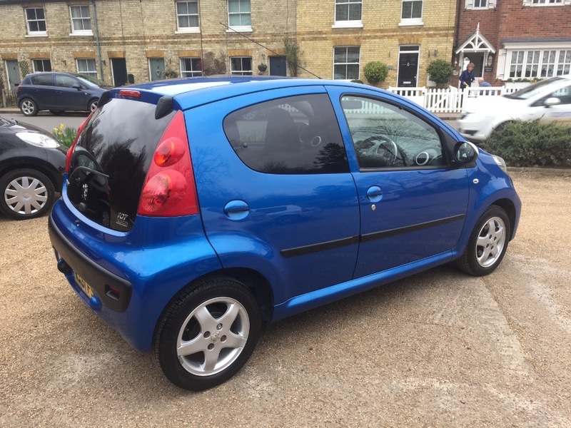 PEUGEOT 107