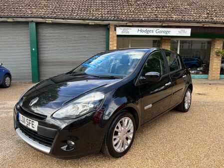 RENAULT CLIO 1.2 DYNAMIQUE TOMTOM SAT NAV ONE OWNER LOW MILEAGE FULL SERVICE HISTORY AC 5DR