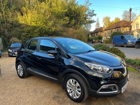 RENAULT CAPTUR 0.9 TCE EXPRESSION PLUS ONE OWNER LOW MILEAGE FULL SERVICE HISTORY TWO KEYS AC