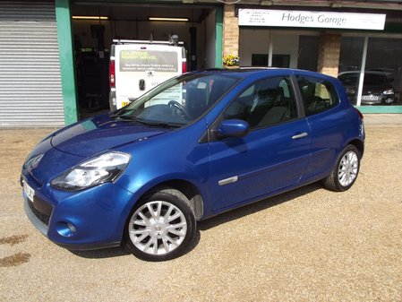 RENAULT CLIO 1.2 TOM TOM EDITION