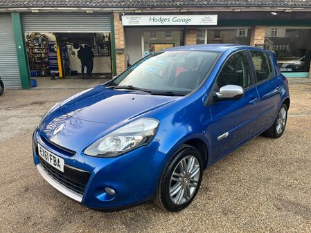 RENAULT CLIO 1.2 DYNAMIQUE TOMTOM SAT NAV LOW MILEAGE FULL SERVICE HISTORY REAR PARKING SENSORS CAMBELT CHANGED