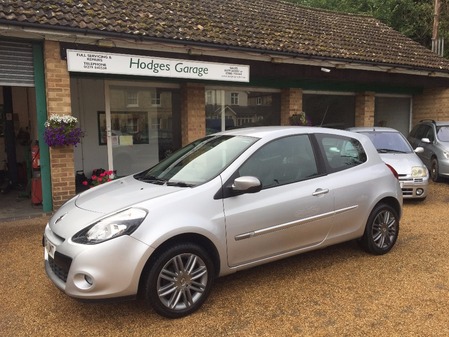 RENAULT CLIO DYNAMIQUE TOMTOM 16V ONE OWNER LOW MILEAGE BLUETOOTH KIT