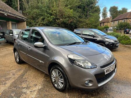 RENAULT CLIO 1.2 DYNAMIQUE TOM TOM SAT NAV 5DR VERY LOW MILEAGE FULL SERVICE HISTORY CAMBELT CHANGED BLUETOOTH