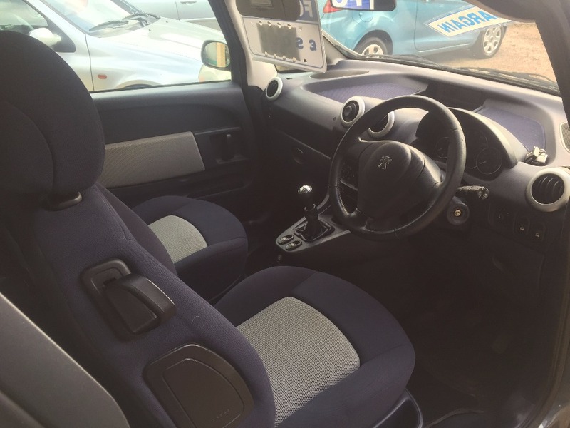 PEUGEOT 1007